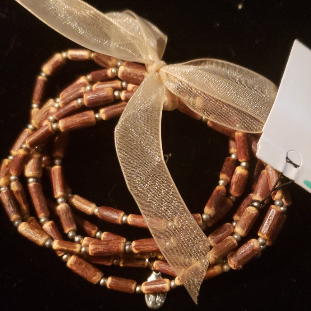 Wooden bead stretch bracelet